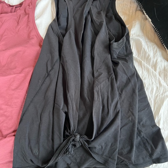 Lot of 3 lululemon tie back tanks size 8 - Picture 2 of 3